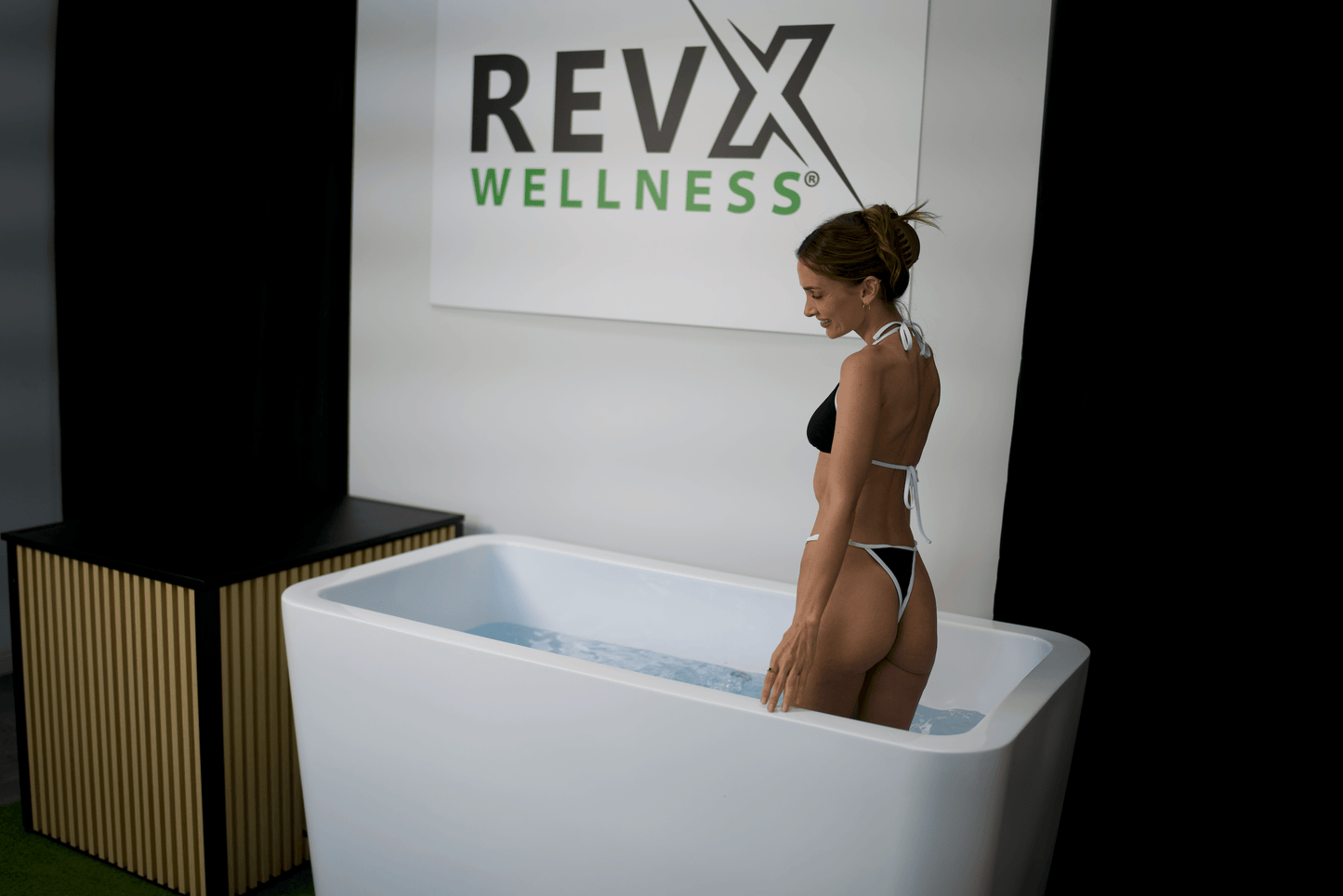 RevX Acrylic X Tub Cold Plunge + LUX High Performance Chiller and Filtration System
